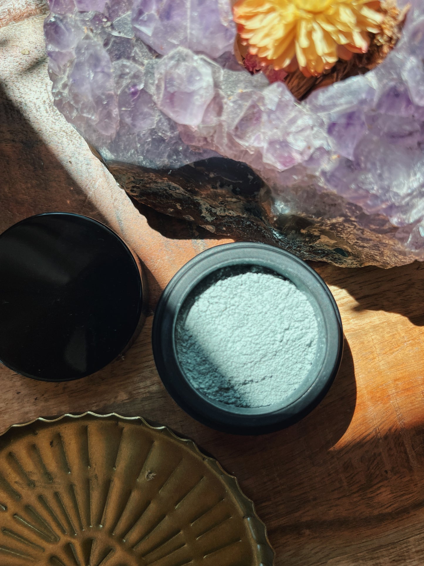 Of Earth + Sea {Seaweed & Blue Clay rejuvenating + brightening face mask}